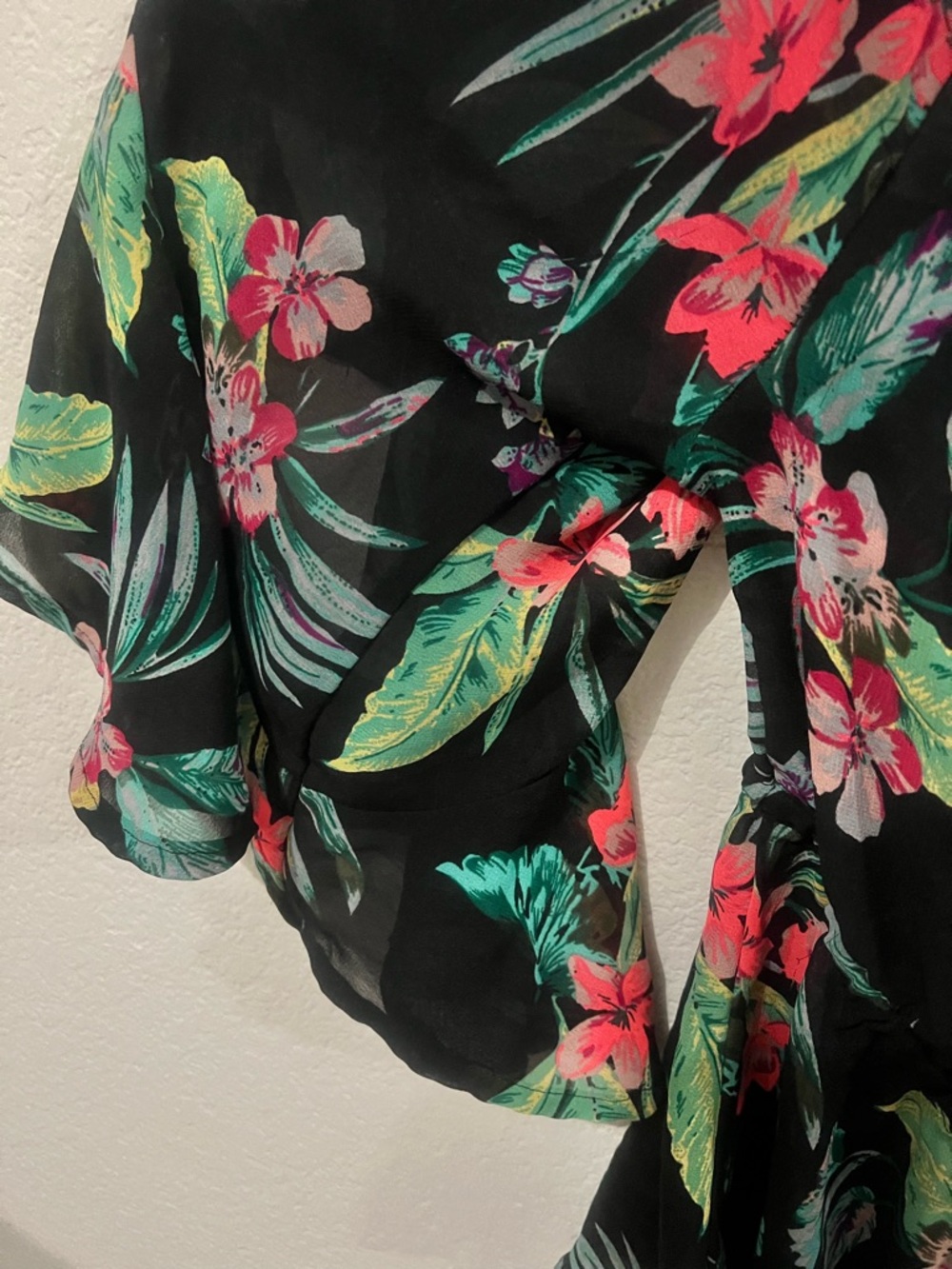 Blush Black Tropical Floral Wrap Blouse Resortwear Vacation Cruise Plus Sz 3x - Picture 7 of 8